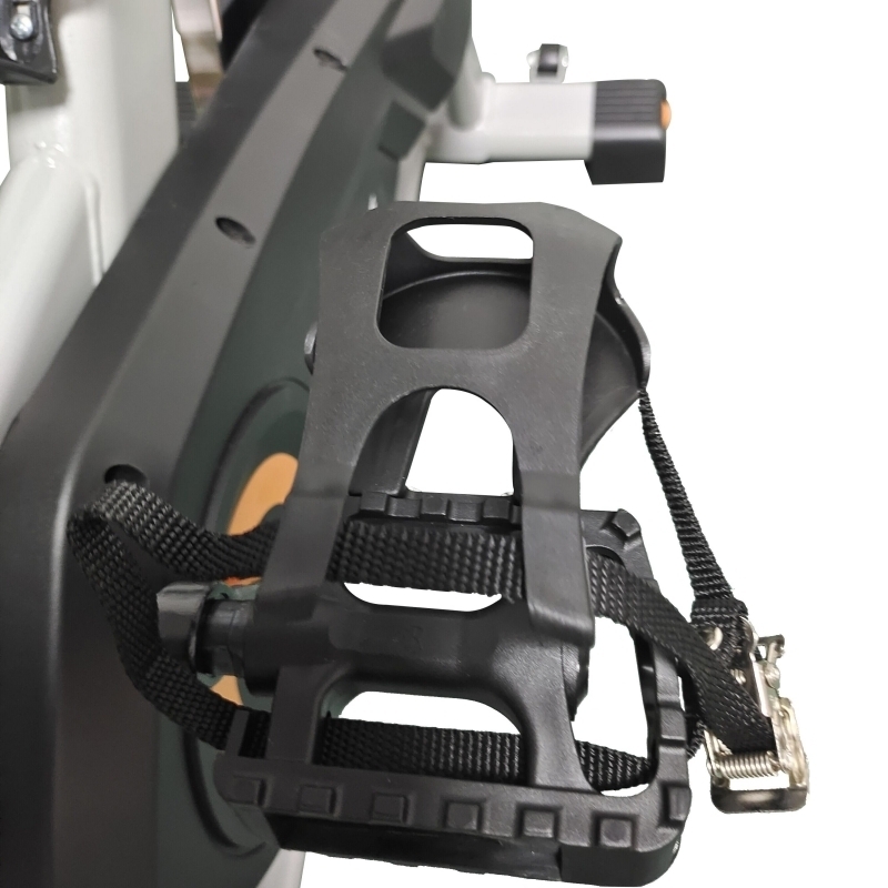 Bicicleta indoor cycling FitTronic® Trainer Spin 710, design robust, greutate volanta 8 kg, afisaj LCD, greutate suportata 120 kg