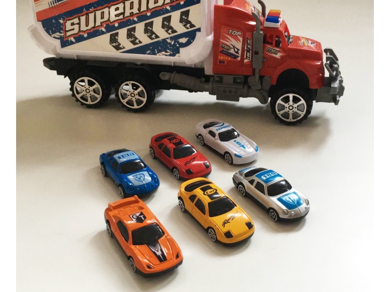 Set camion cu 6 masinute incluse AliBibi 