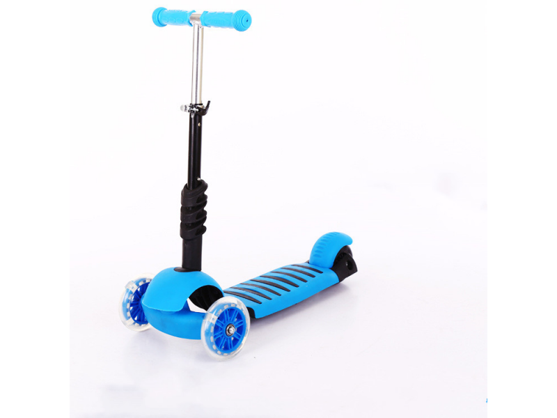 Trotineta pentru copii AliBibi 2 in 1 cu scaunel, cosulet buburuza si roti luminoase, albastra