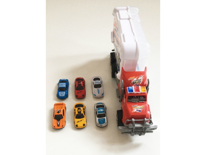 Set camion cu 6 masinute incluse AliBibi